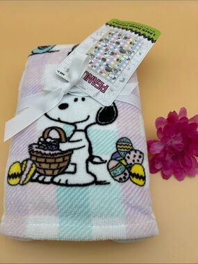 2 Pack Hand Towels Peanuts Easter Snoopy NWT! Plaid design each towel 16”x26”